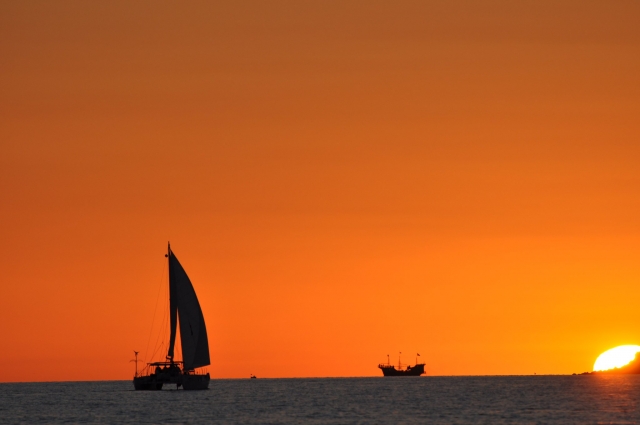 Una atardecer en altamar